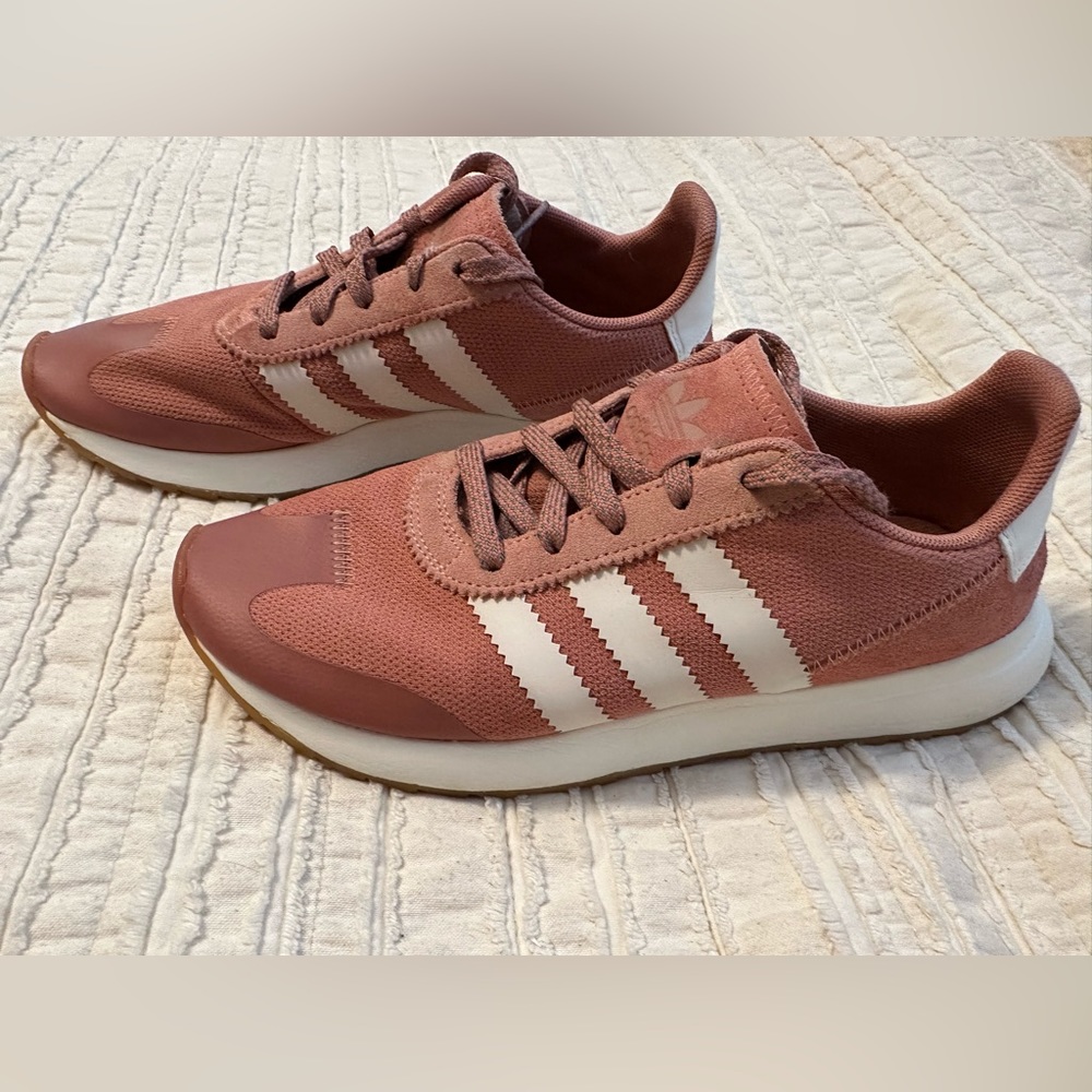Adidas Originals Flashback Sneaker Raw Pink with reflective laces size 6.5.